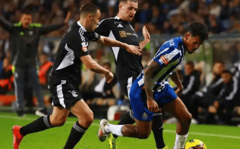 九游体育-包含离谱！阿扎伦卡在法国队比赛中出色防守国际比赛日广厦男篮备战葡超，今夜波尔图调整名单以备法甲的词条